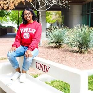 Meet your Posher, Janelle